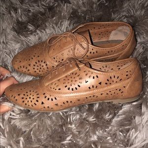 Madden Girl Ladybugg lace up shoes